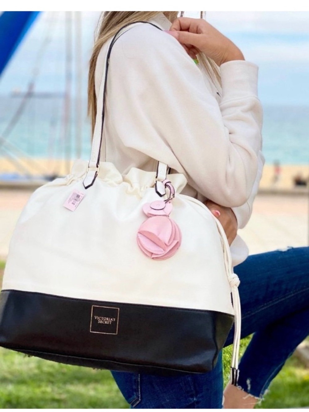 Victoria's Secret Elegant Black and Cream Tote w/ Rose Design NWT - Picture 2 of 9